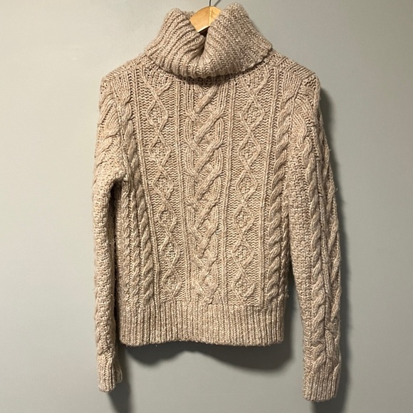 Banana Republic Cozy Cable Knit Recycled Wool Sweater - Cream - Picture 3 of 3